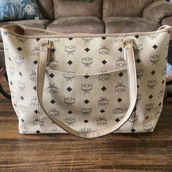 MCM Visetos in Beige and Pink Women's Tote Bag - Picture 4 of 12